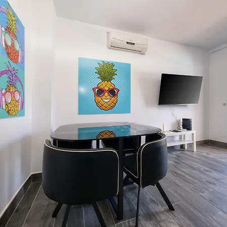 Casa Emilia - Pool And Close To The By Lanzarote 度假居