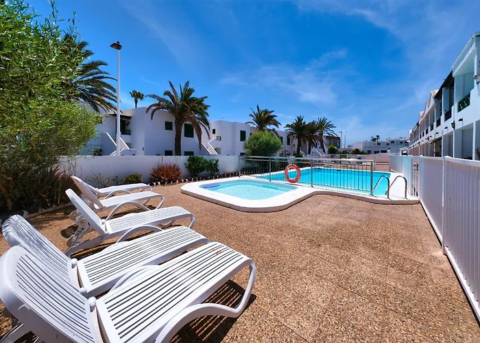 Casa Emilia - Pool And Close To The By Lanzarote Feriehus Puerto del Carmen (Lanzarote)